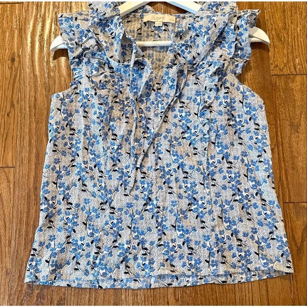 Loft bouquet ruffle blue floral top size xs - Picture 10 of 10